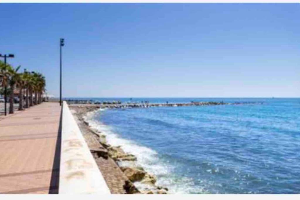 Apartamento Primera Linea De Playa Fuengirola Exteriör bild